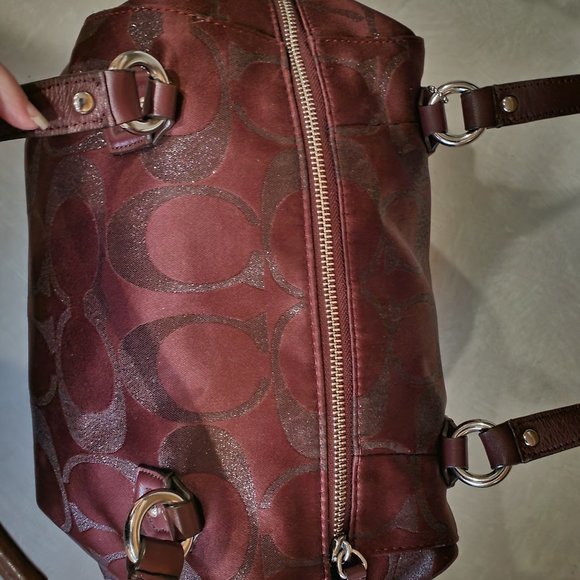 Like New Coach Campbell Signature C's Shoulder or Handbag m - Picture 5 of 12